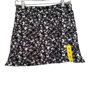 Women’s Size Small Black and White Floral Print Athletic Skirt